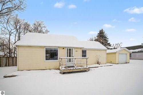 2162 3rd Street, Mt Pleasant, MI, 48858 | Card Image
