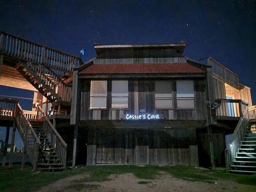 28-282 Private Road 640, Matagorda, TX, 77457-1702 | Card Image