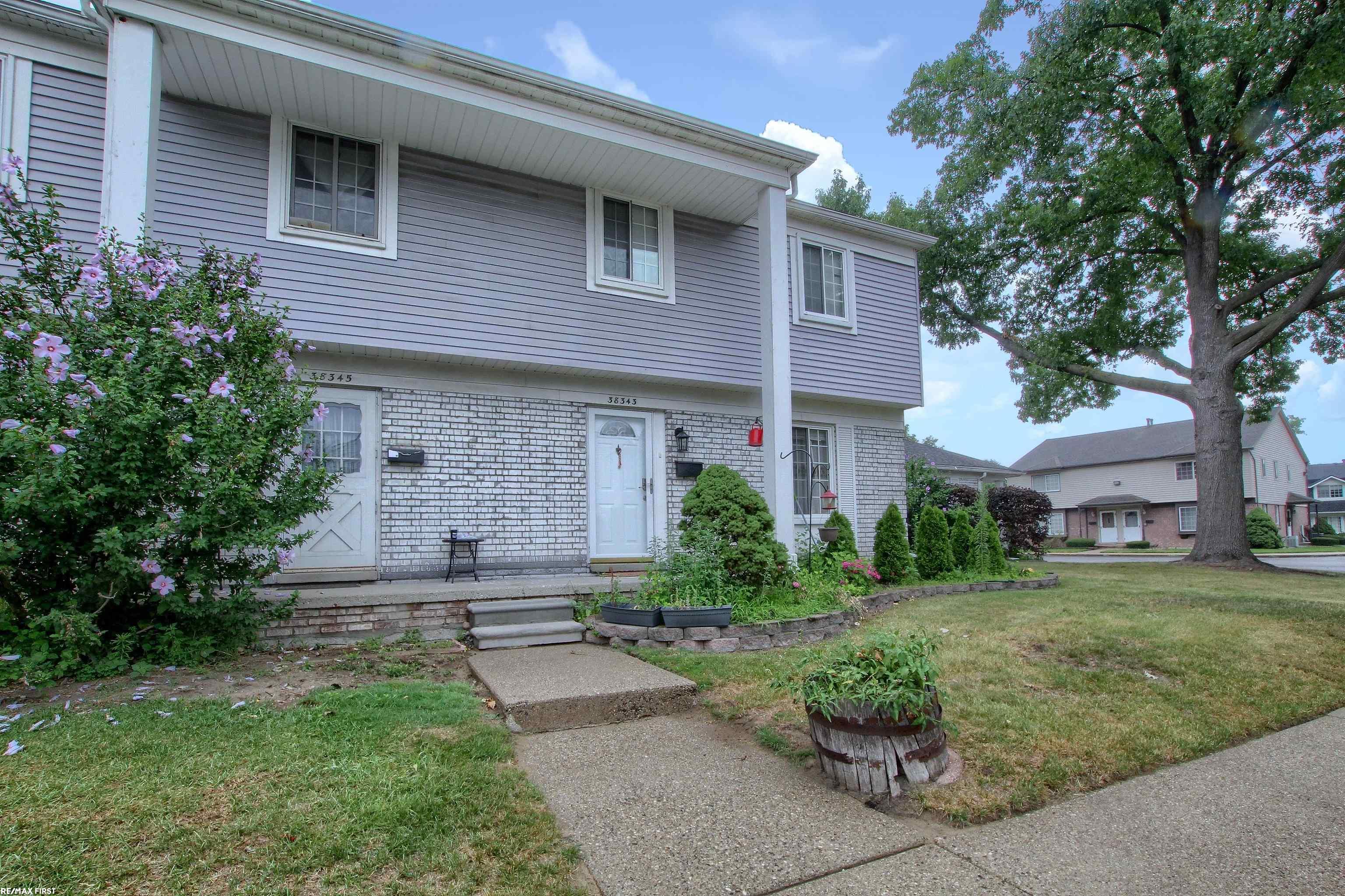 Carolon Blvd, Westland, MI 48185