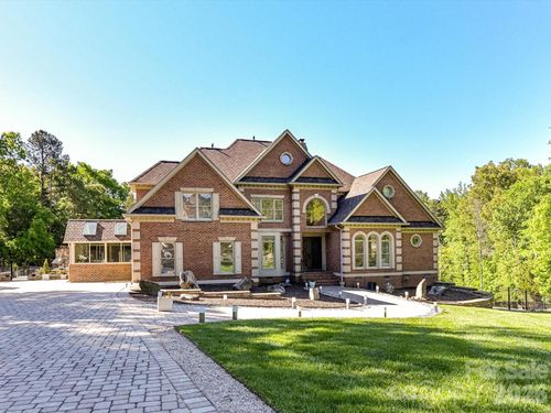 2723 Providence Pine Ln, Charlotte, NC, 28270-3750 | Card Image