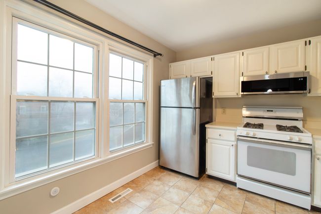 110 - 110 Foxbridge Village Rd, Condo with 2 bedrooms, 2 bathrooms and 2 parking in Branford CT | Image 4