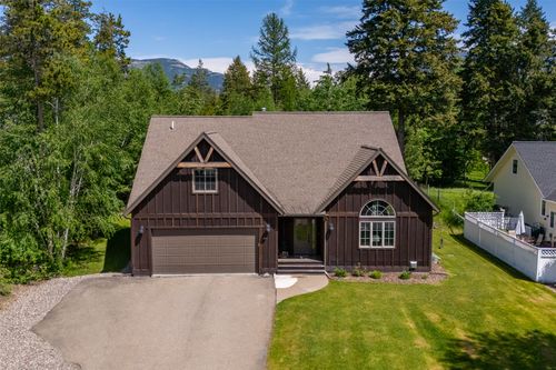 1018 Saint Andrews Dr, Columbia Falls, MT, 59912-8887 | Card Image