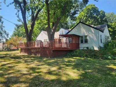 View of the back of the house. | Image 2