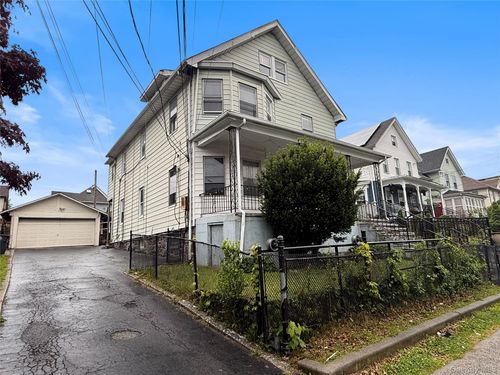 26 Parker St, Port Chester, NY, 10573-3913 | Card Image