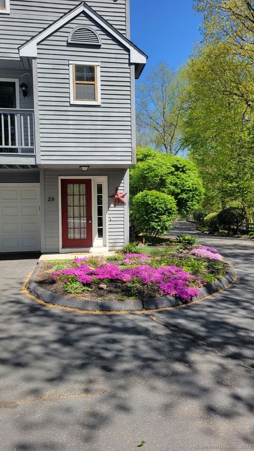 29-29 Village View Ter, Meriden, CT, 06451-5079 | Card Image