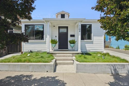 1104 F Street, Petaluma, CA, 94952 | Card Image