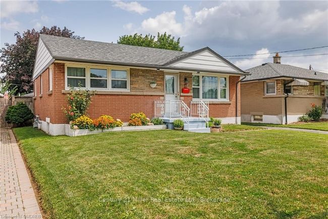 17 Huntington Ave, House other with 4 bedrooms, 2 bathrooms and 4 parking in Hamilton ON | Image 5