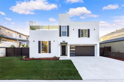 1081 Loma Ave, Long Beach, CA, 90804-3936 | Card Image