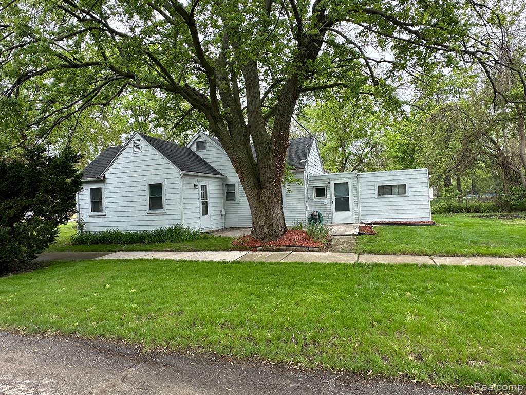 Palmer Rd, Westland, MI 48186