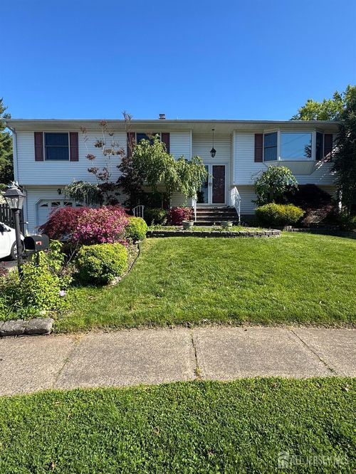 5 Timothy Ct, Edison, NJ, 08837-2310 | Card Image