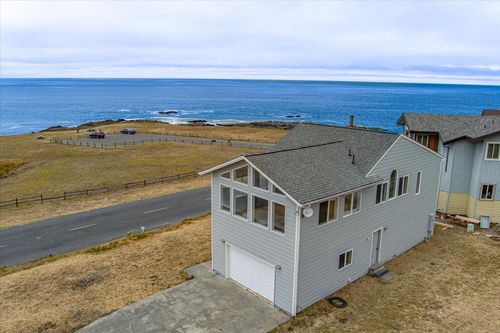 5 Clam Ct, Whitethorn, CA, 95589-9153 | Card Image