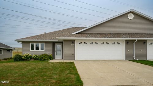 3433 Nebraska Dr, Bismarck, ND, 58503-1649 | Card Image