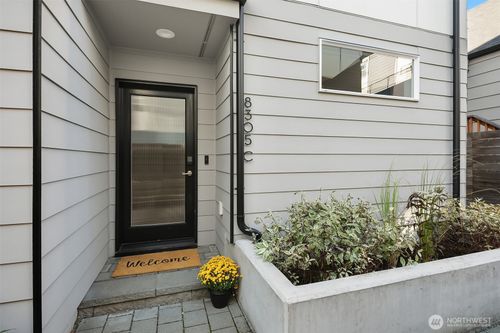 c-8305 12th Ave Nw, Seattle, WA, 98117-3342 | Card Image