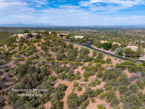 850 Vista Canada Ln, Santa Fe, NM, 87501-8713 | Card Image