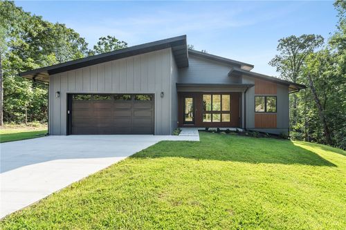 1 Langholm Ln, Bella Vista, AR, 72715-3002 | Card Image