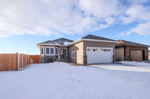 6923 Meadowview Close, Stettler, AB, T0C2L1 | Card Image