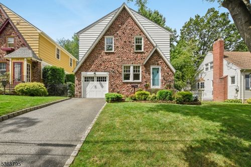 75 Mckinley St, Nutley, NJ, 07110-1318 | Card Image