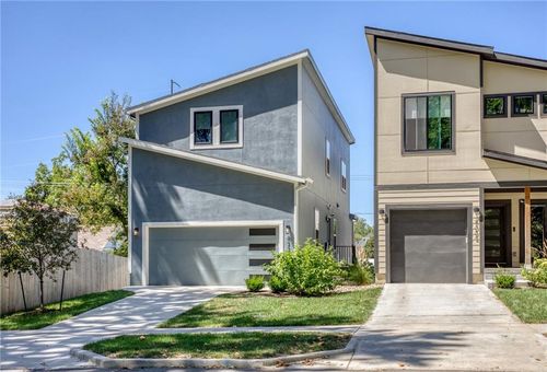 4334 Forest Ave, Kansas City, MO, 64110-1740 | Card Image