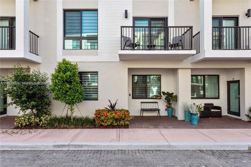 18-4745 Nw 84th Ct, Doral, FL, 33166 | Card Image