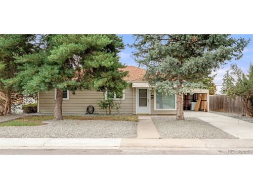 818 Uvalda St, Aurora, CO, 80011-6662 | Card Image