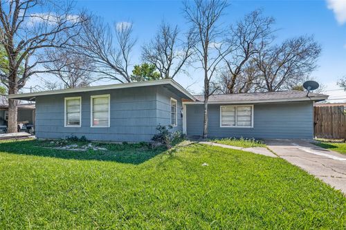 6022 Lyndhurst Drive, Houston, TX, 77033 | Card Image