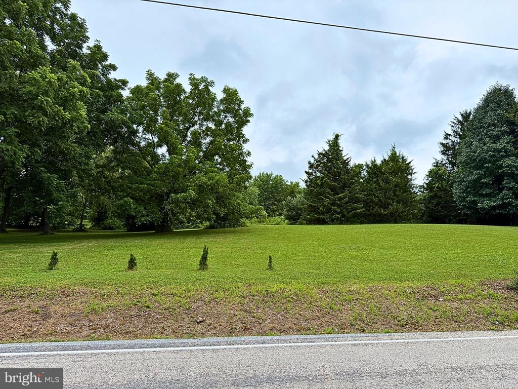 Land in DILLSBURG 3