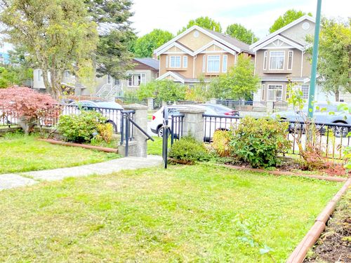 4831 Culloden St, Vancouver, BC, V5V4X8 | Card Image
