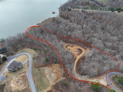 454 River Trace Dr, Dover, TN, 37058-5549 | Card Image