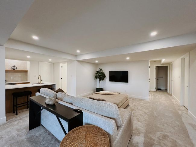 52 Patterson Cres Sw, House other with 5 bedrooms, 4 bathrooms and 4 parking in Calgary AB | Image 32
