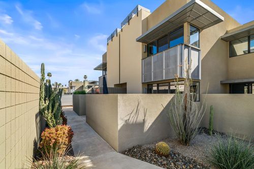 671 E Arenas Rd, Palm Springs, CA, 92262-6740 | Card Image
