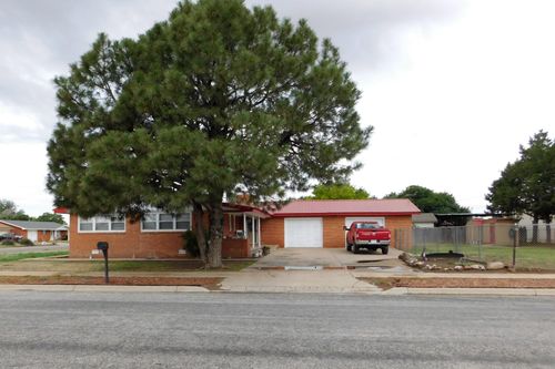 122 W 16th St, Muleshoe, TX, 79347-3008 | Card Image