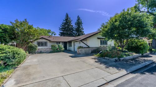 1618 Oakwood Drive, Modesto, CA, 95350 | Card Image