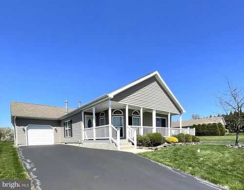 523 Magnolia Dr, BLUE BELL, PA, 19422-4281 | Card Image