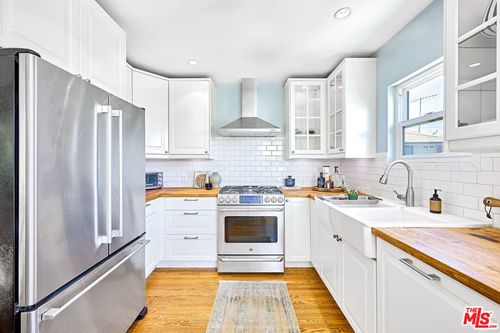 d-1835 7th St, Santa Monica, CA, 90401 | Card Image
