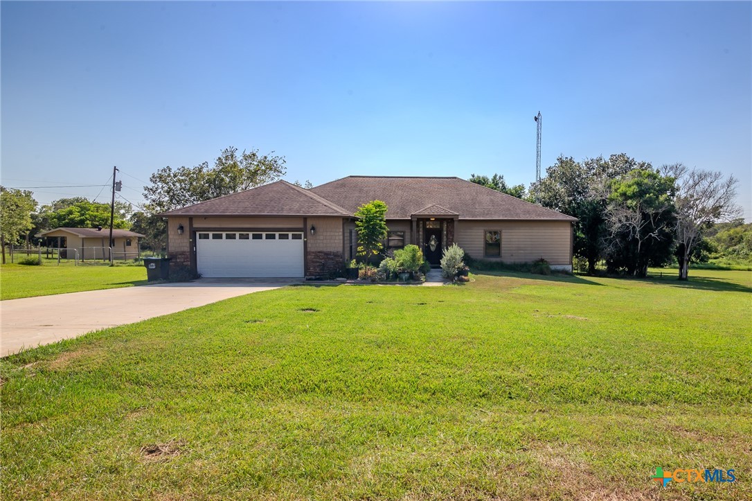 Hill Creek Ln, Victoria, TX 77905