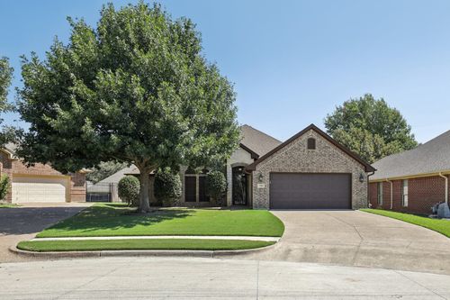 7509 Bunker Ct, Benbrook, TX, 76126-4615 | Card Image