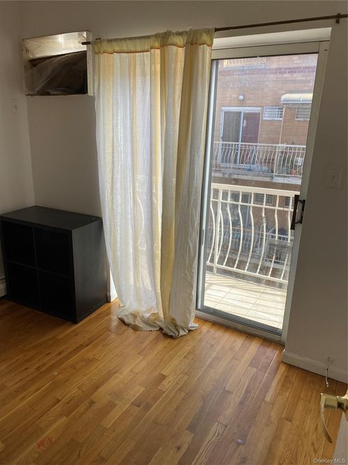 13635 35th Avenue, New York, NY, 11354 | Card Image