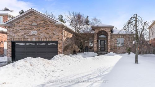 954 Crestview Cres, London, ON, N6K4W2 | Card Image