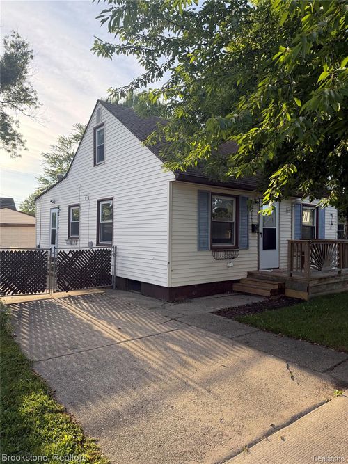 25620 Hudson St, Roseville, MI, 48066-3743 | Card Image