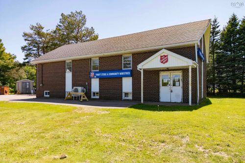66 Victoria Street W, Amherst, NS, B4H1C6 | Card Image