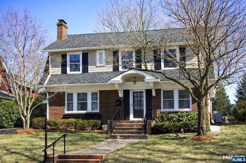 7 Wayland Dr, Verona, NJ, 07044-2330 | Card Image