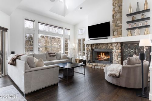 e-5-17 Meadow Ct, Beaver Creek, CO, 81620 | Card Image