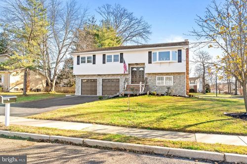93 Tudor Dr, Hamilton, NJ, 08690-2263 | Card Image