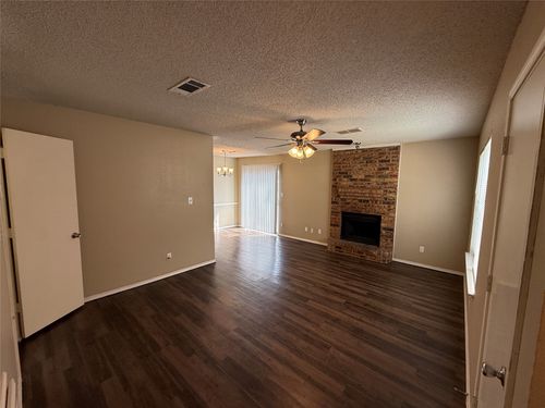 b-5904 Holiday Ln, North Richland Hills, TX, 76180-6157 | Card Image