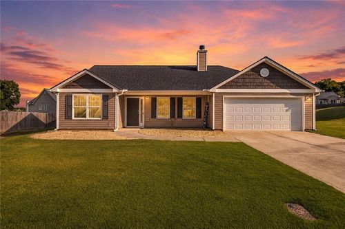 2115 Crown Park Dr, Winder, GA, 30680-5303 | Card Image