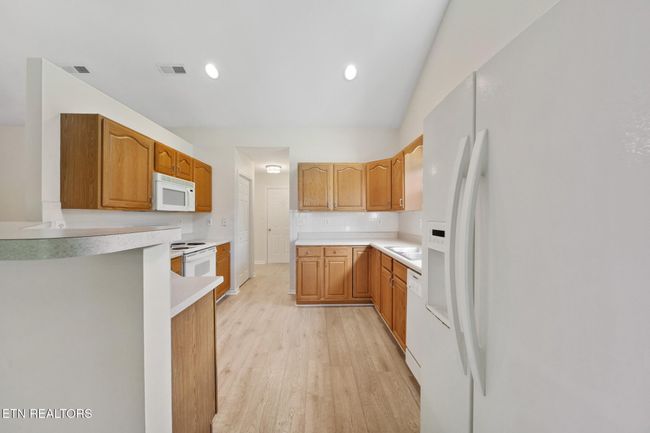 7117 Allison Way, Condo with 2 bedrooms, 2 bathrooms and 2 parking in Knoxville TN | Image 9