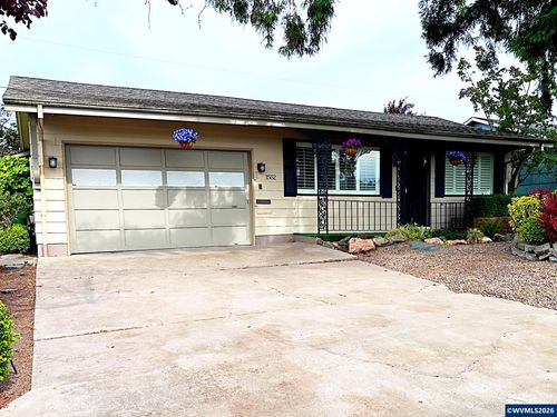 1552 Umpqua Rd, Woodburn, OR, 97071-2409 | Card Image