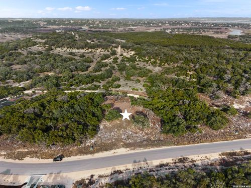 1870 Paradise Pkwy, Canyon Lake, TX, 78133-6539 | Card Image