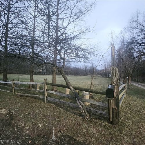 7640 S Eastland Rd, Berea, OH, 44017-2827 | Card Image