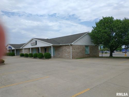 1130 E Main St, Carbondale, IL, 62901-3117 | Card Image